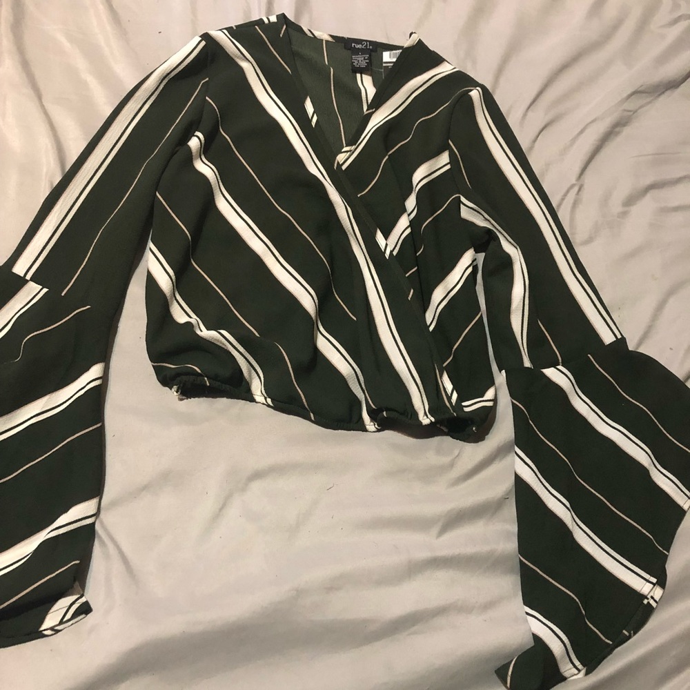 Crop top with bell sleeves